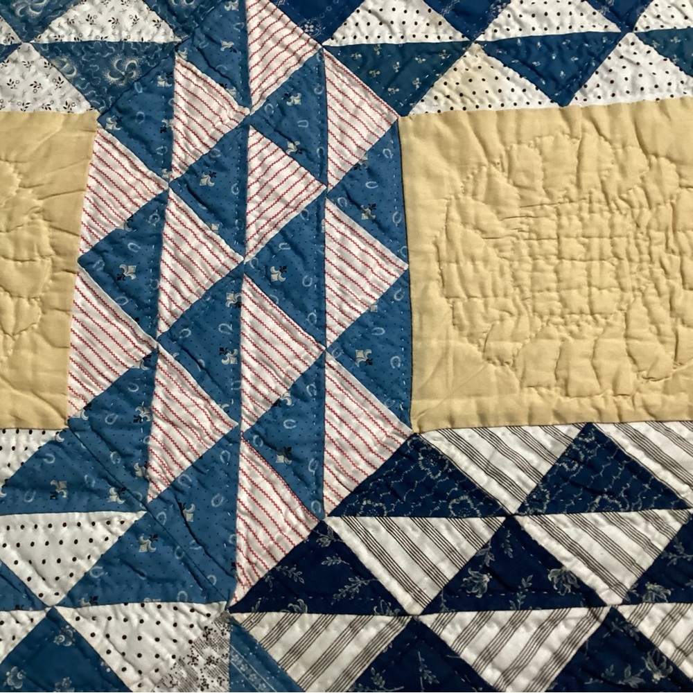Blue and Cream Geometric Quilt Bedding - Picture 13 of 16